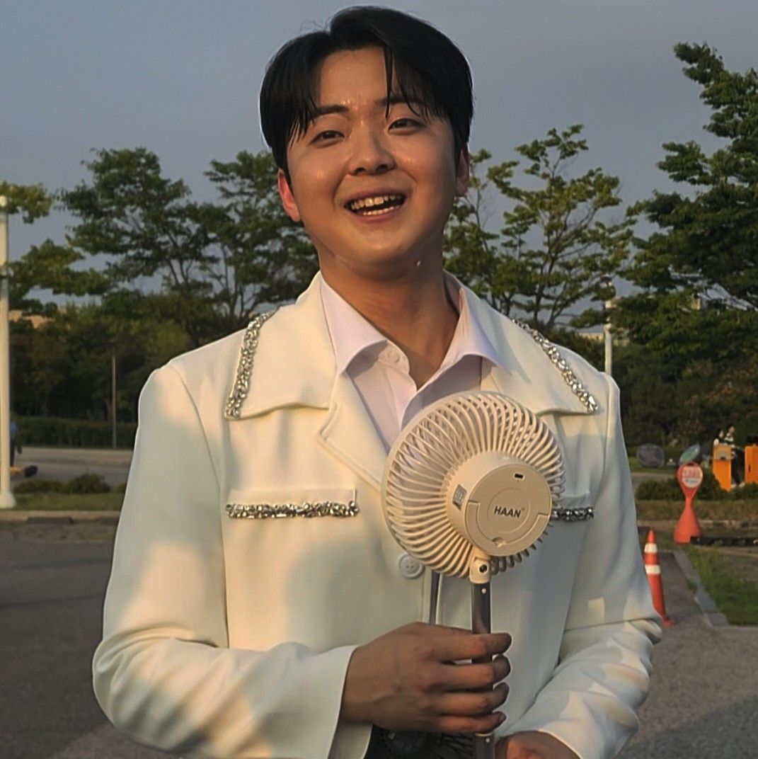 A moment captured by a fan of Park Minsu