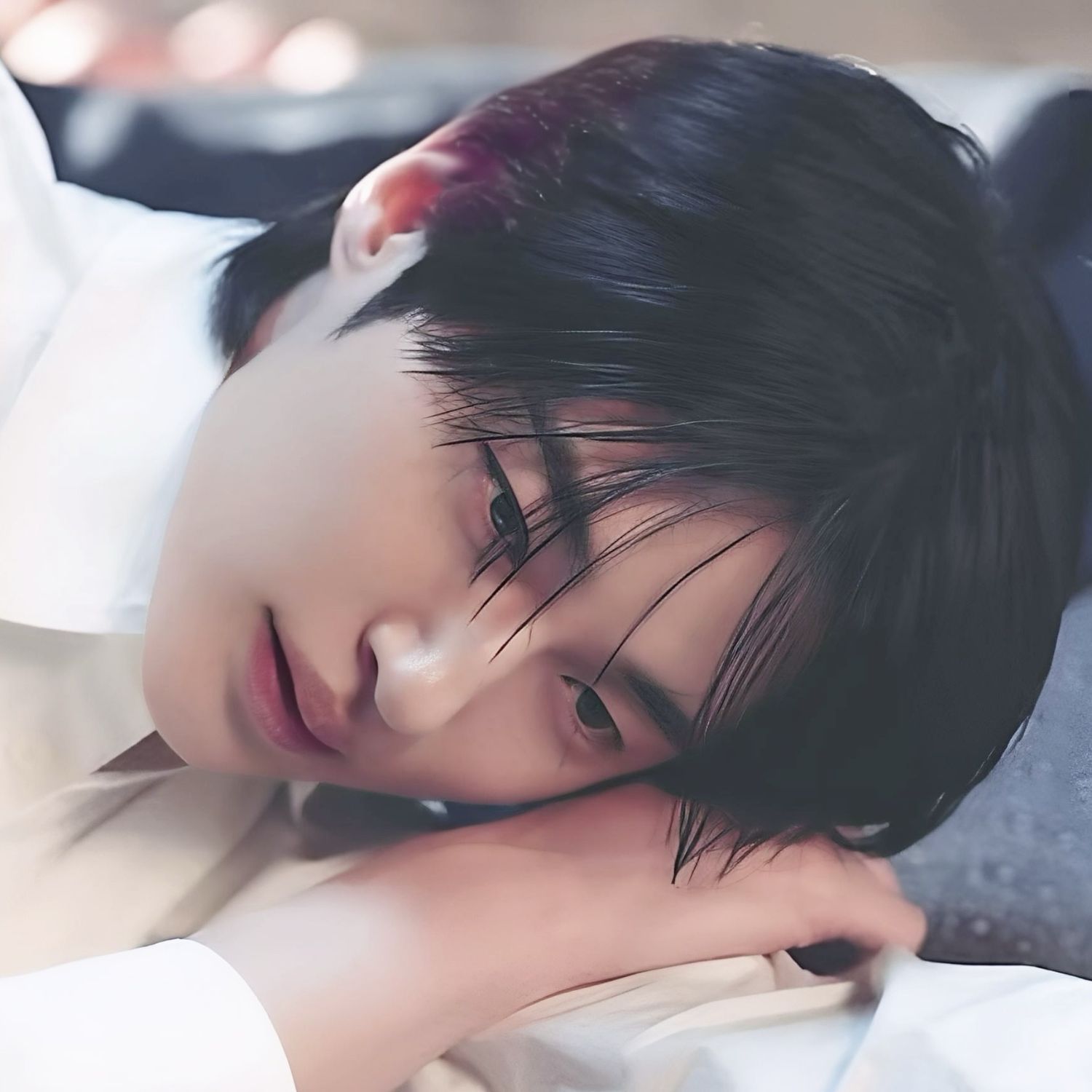Behind-the-scenes cut of Byeon Wooseok
