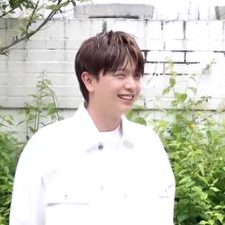 Latest photo of Yook Sungjae