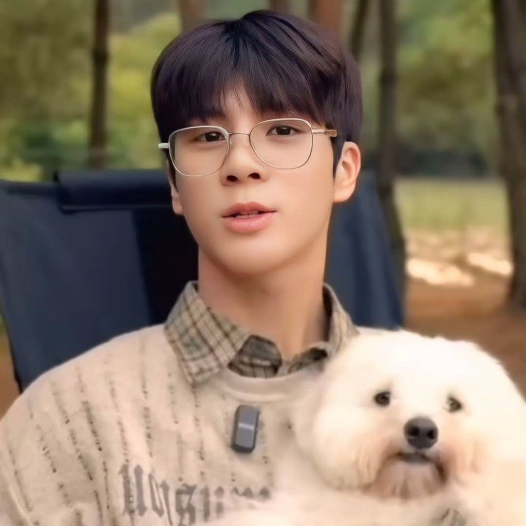 Recent activity shot of Jeong Dongwon