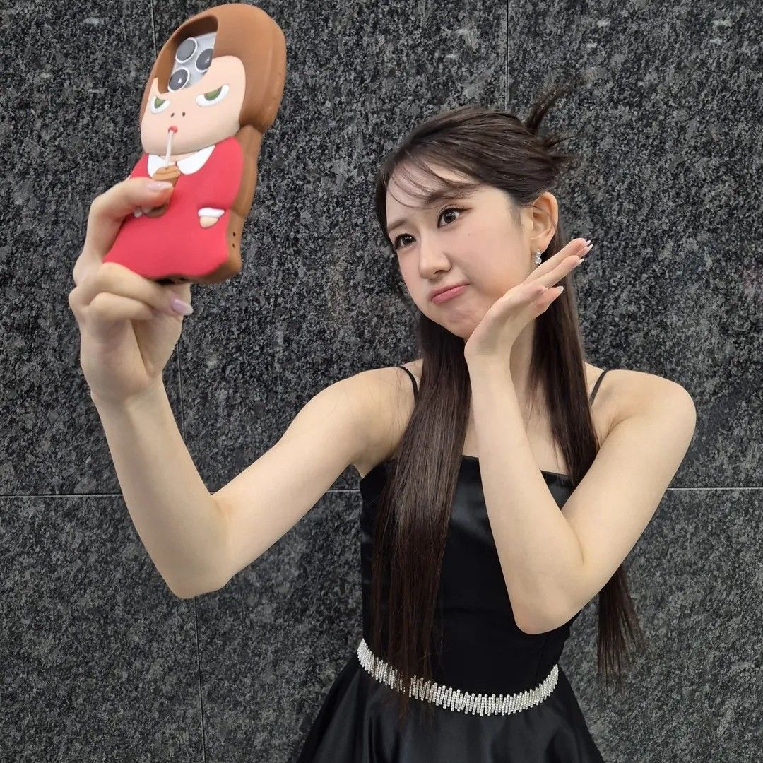 Behind-the-scenes cut of Jeon Yujin