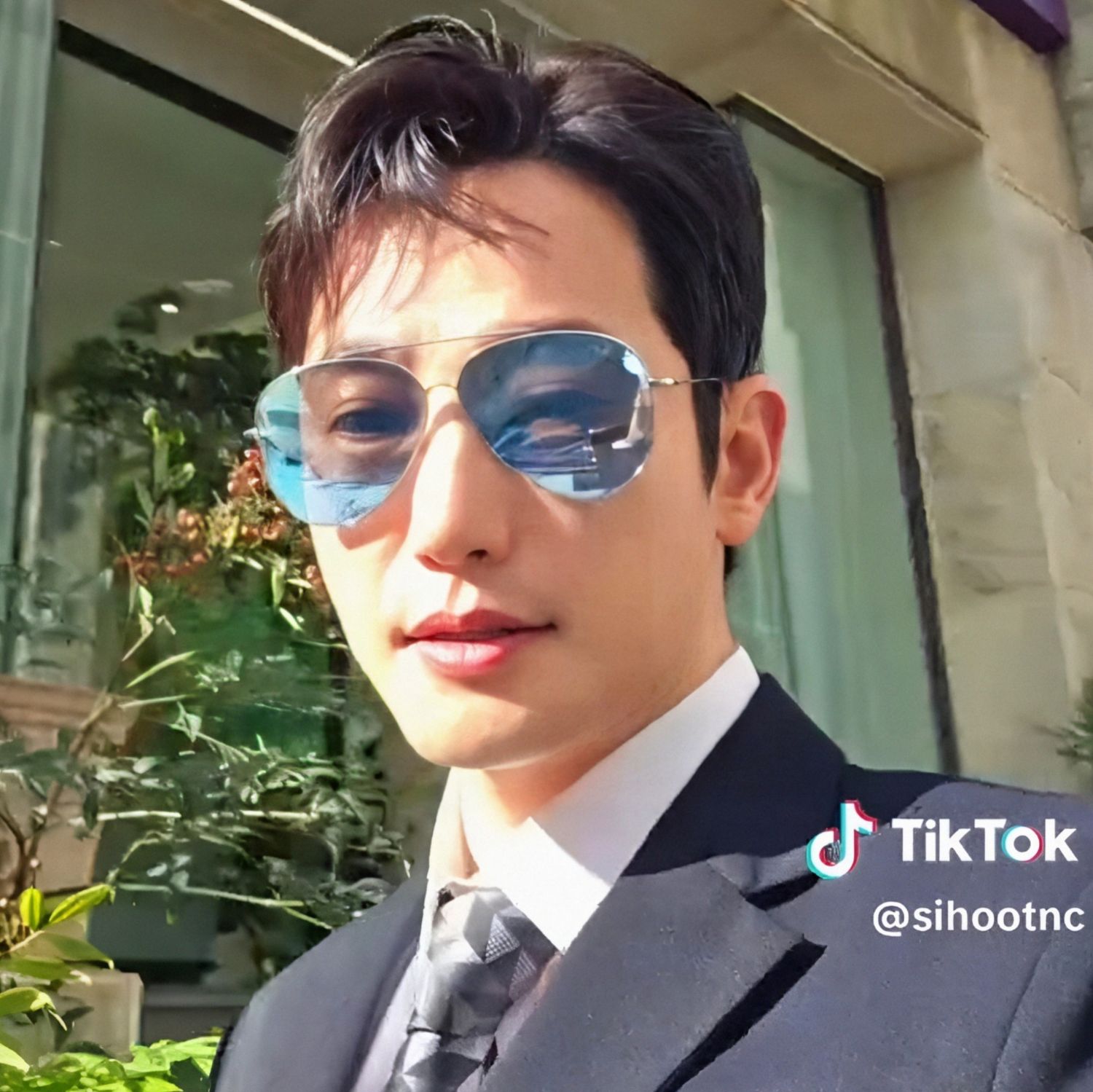 Behind-the-scenes cut of Park Sihoo