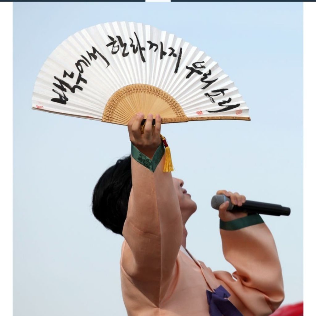 Behind-the-scenes cut of Kim Junsu (1991)