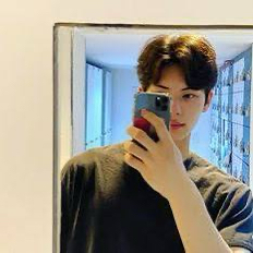 Latest photo of Lee Chaemin