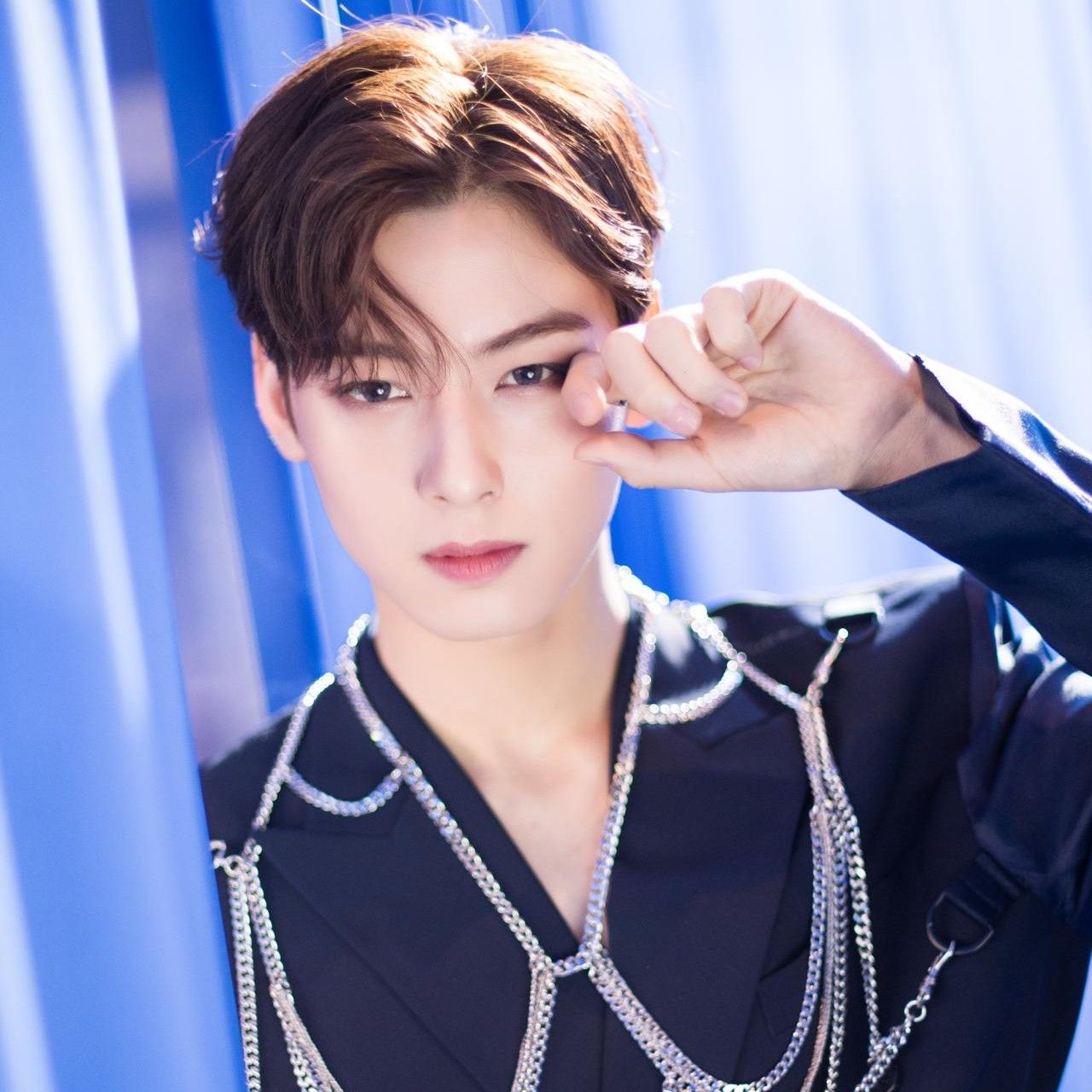 Recent activity shot of Cha Eunwoo