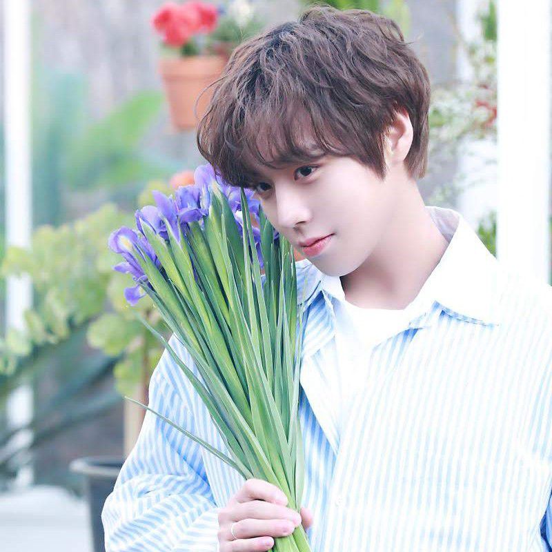 Behind-the-scenes cut of Park Jihoon