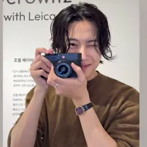 A moment captured by a fan of Lee Jongwon