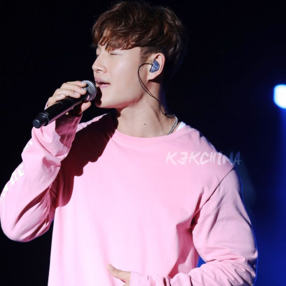 Recent activity shot of Kim Jongkook