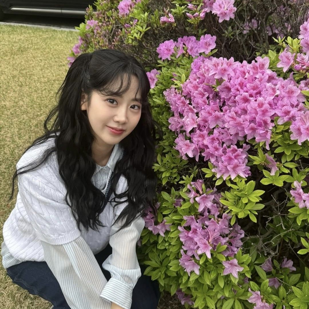 Behind-the-scenes cut of Kang Hyeyeon