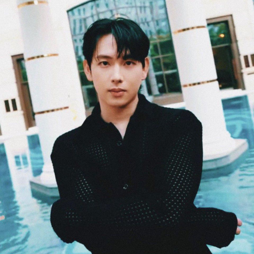 A moment captured by a fan of Lim Siwan