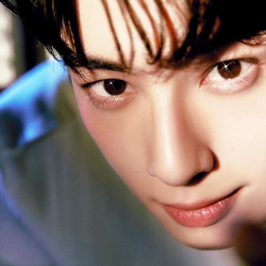 Foto terbaru dari Cha Eunwoo