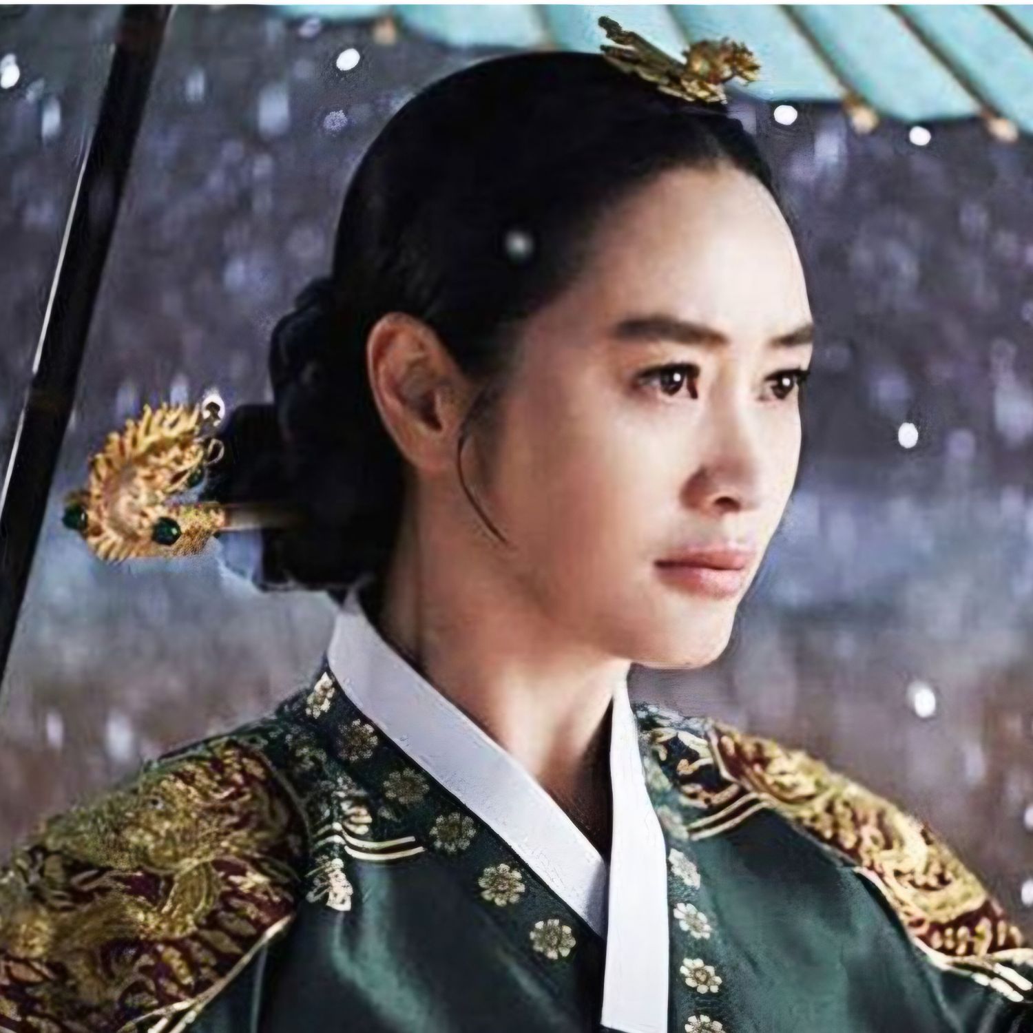 Behind-the-scenes cut of Kim Hyesoo