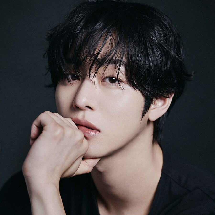 Behind-the-scenes cut of Ahn Hyoseop