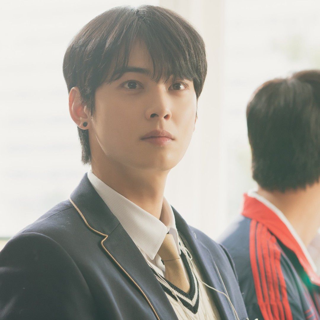 A moment captured by a fan of Cha Eunwoo