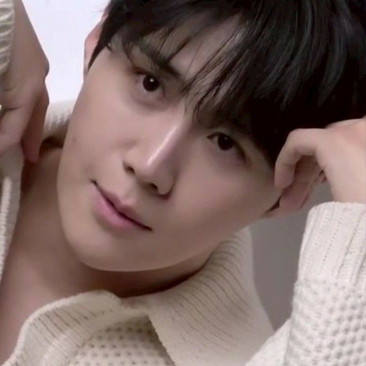 Behind-the-scenes cut of Kim Seonho