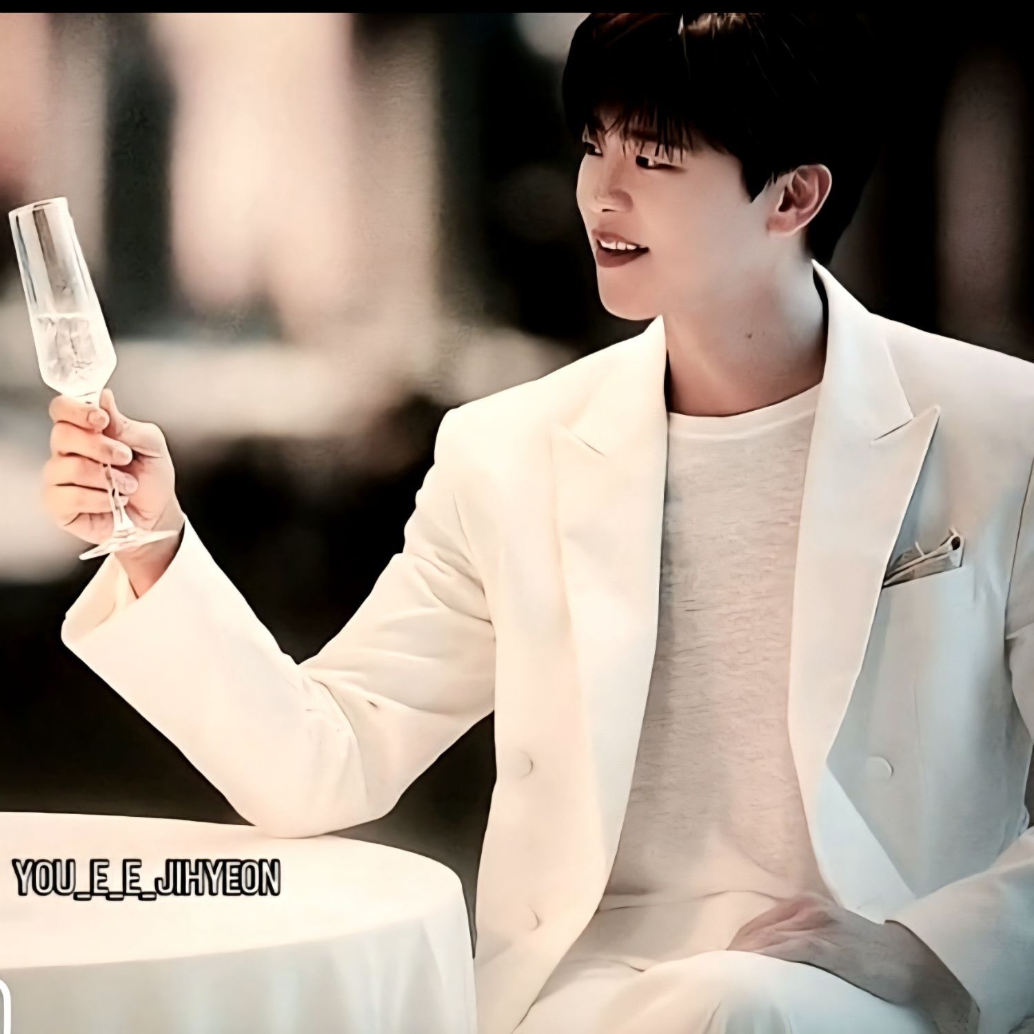 A moment captured by a fan of Park Jihyeon