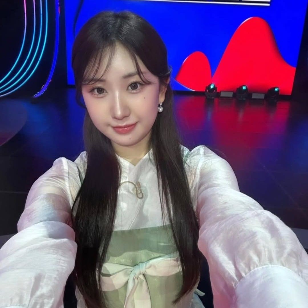 Behind-the-scenes cut of Jeon Yujin