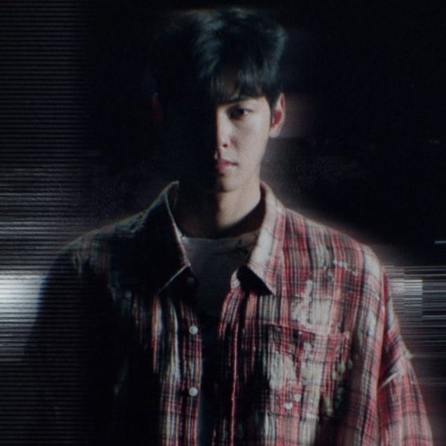 A moment captured by a fan of Cha Eunwoo