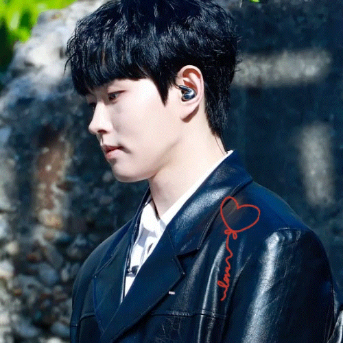 Behind-the-scenes cut of Lee Byeongchan
