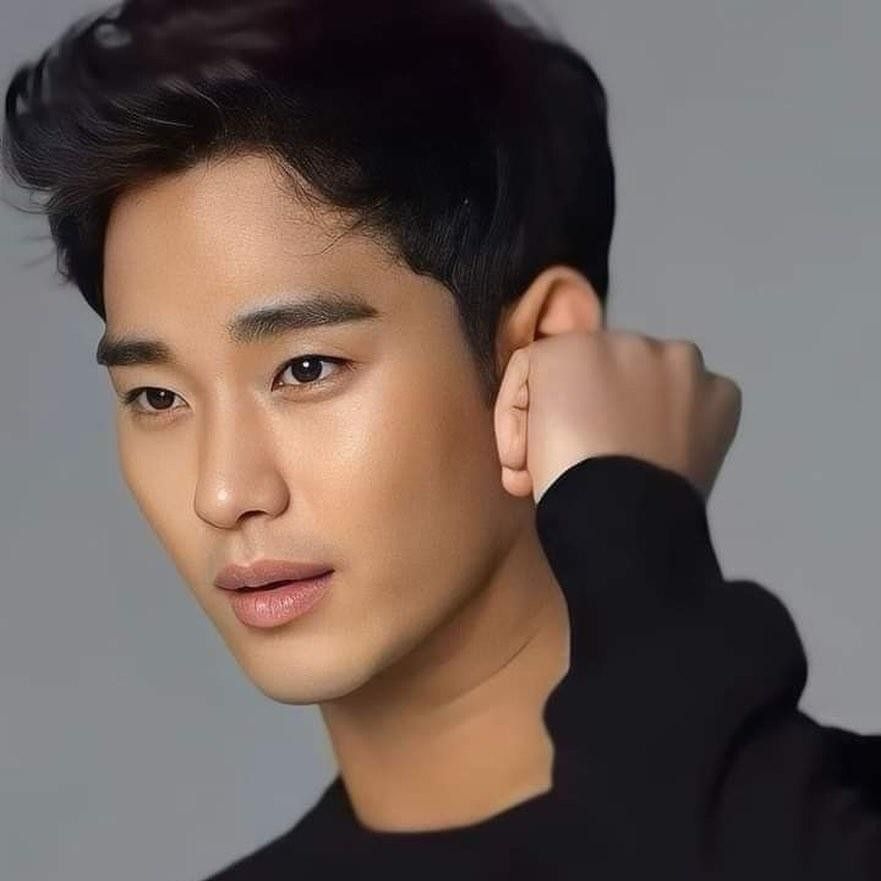 金秀賢的最新照片