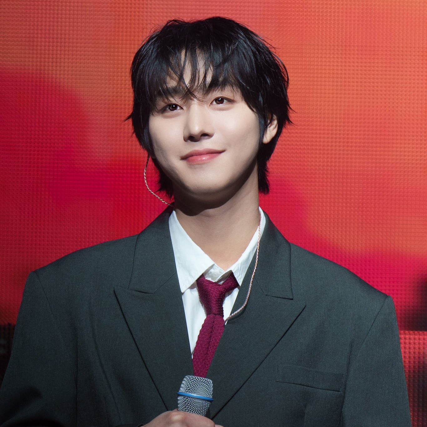 粉丝拍下的安孝燮瞬间