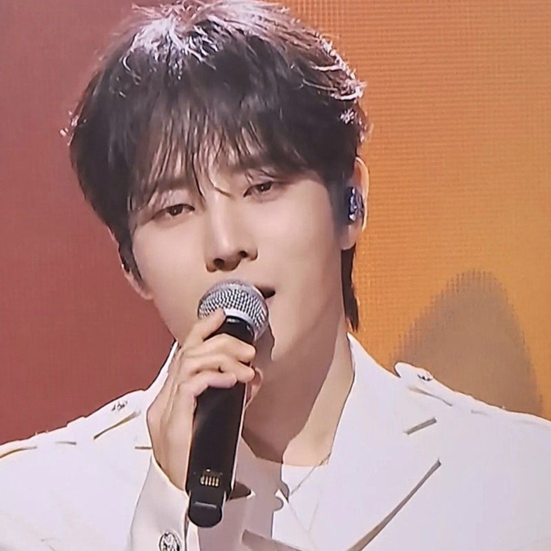 金俊賢的最新照片