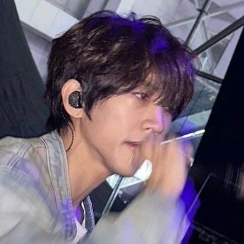 Behind-the-scenes cut of Lee Seungyoon