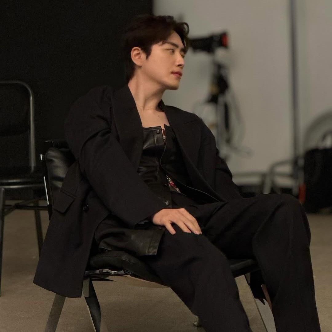 A moment captured by a fan of Lee Joonhyuk