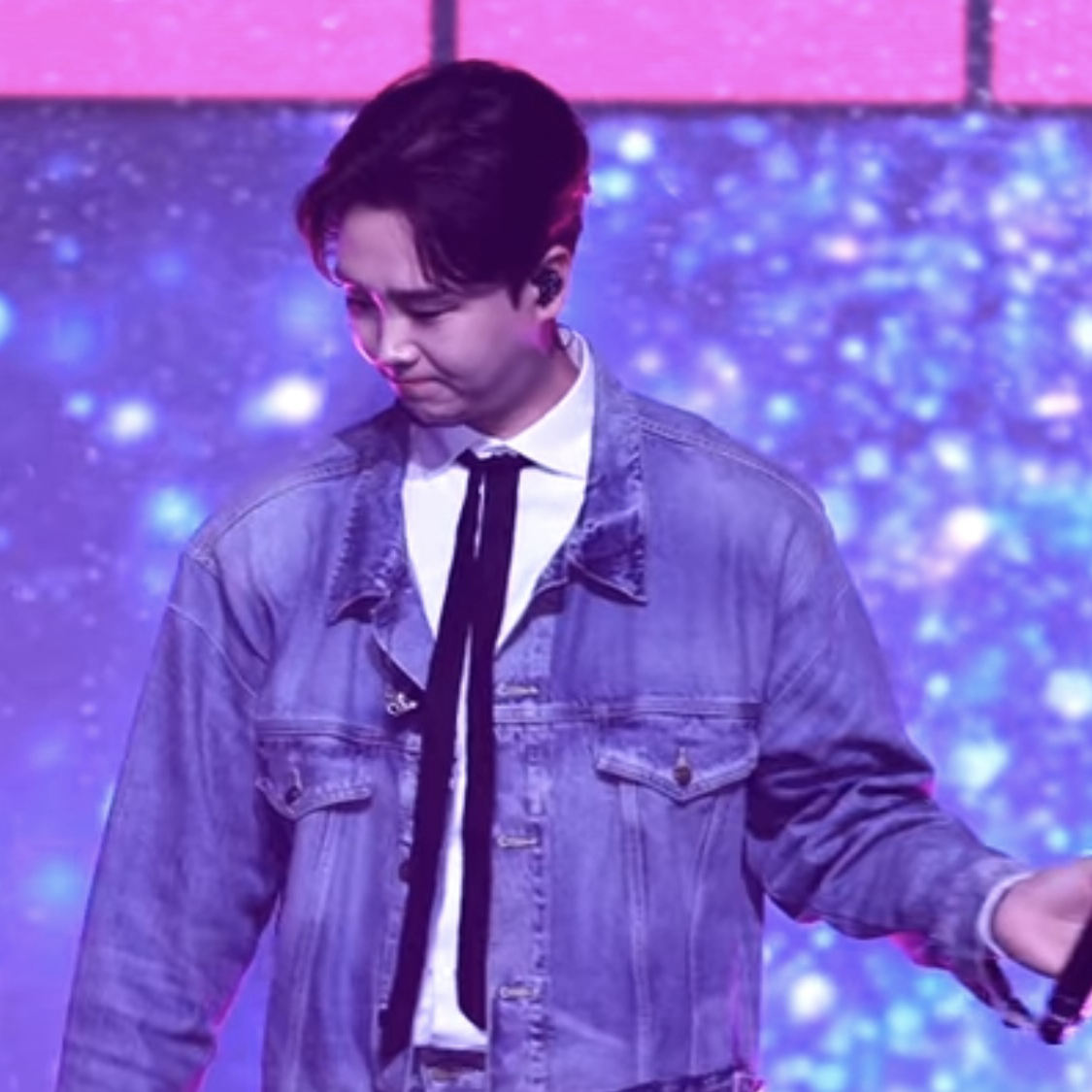 A moment captured by a fan of Song Minjun