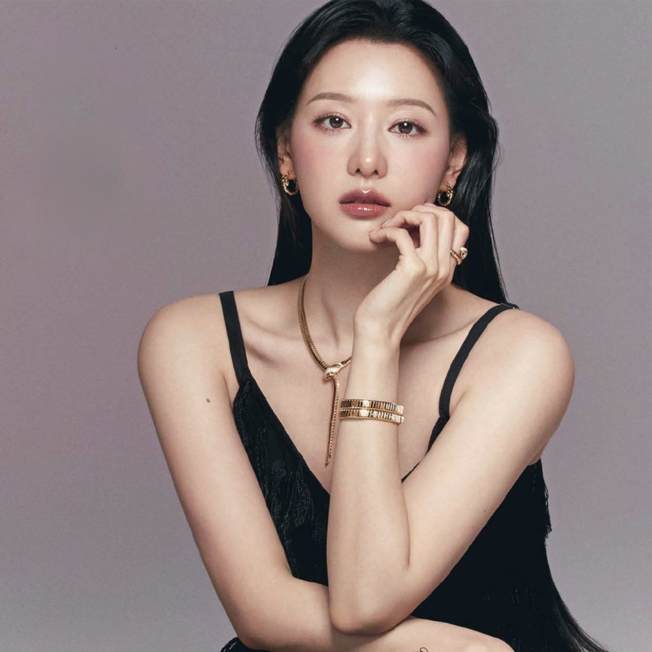 Behind-the-scenes cut of Kim Jiwon