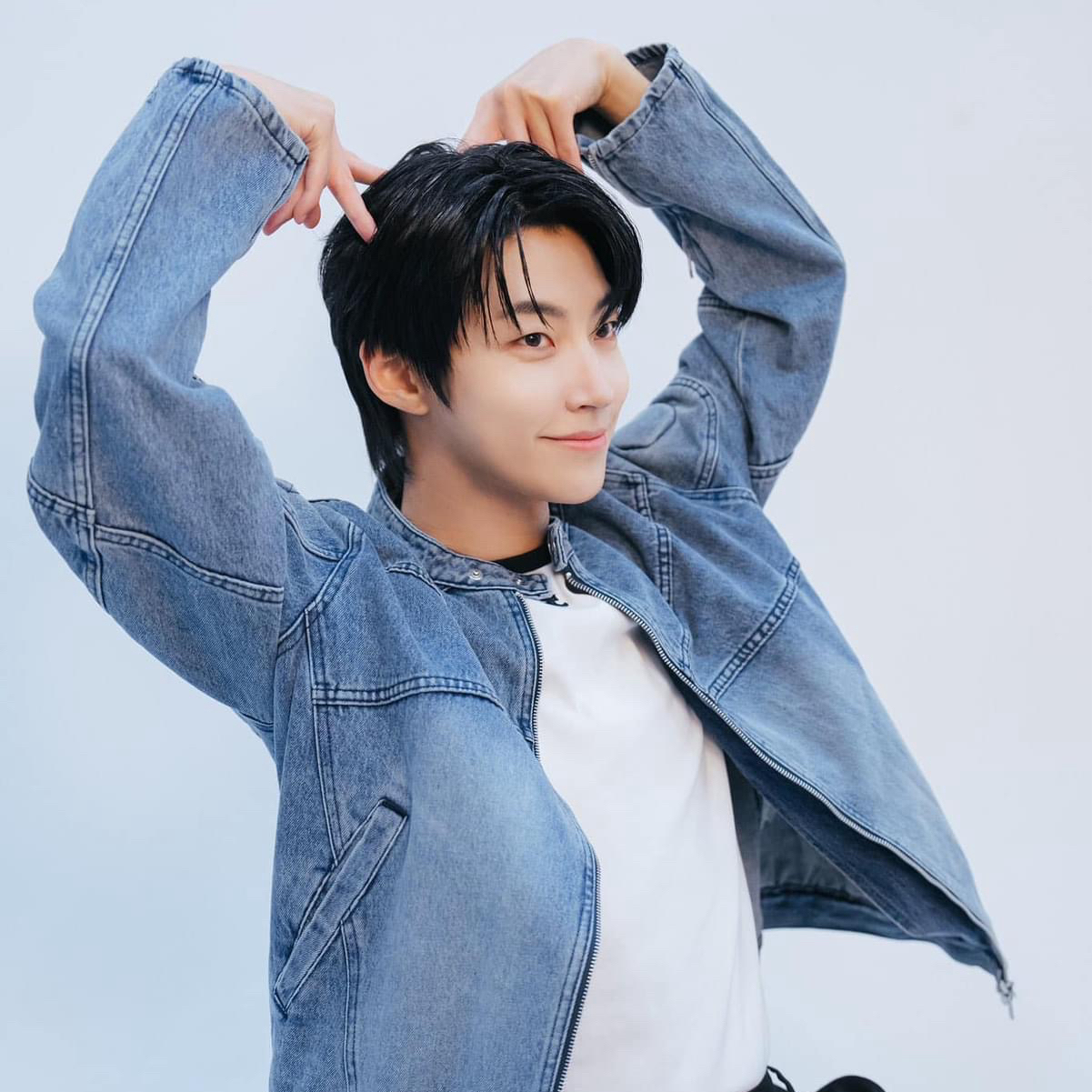 Behind-the-scenes cut of Hwang Inyoup
