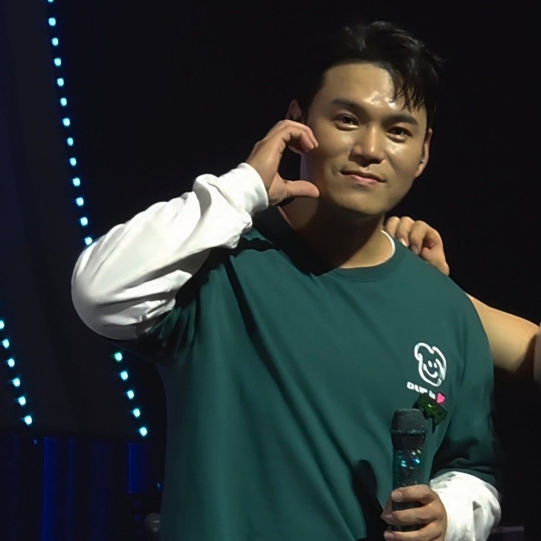 A moment captured by a fan of Lee Jung