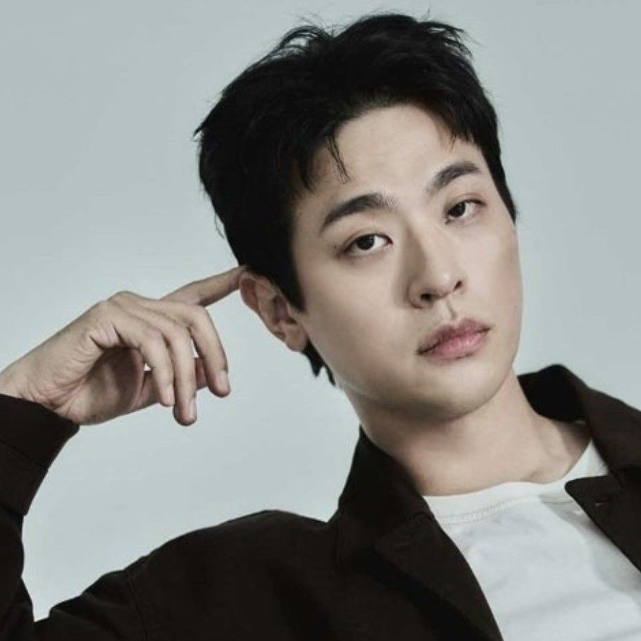 Behind-the-scenes cut of Park Jeongmin