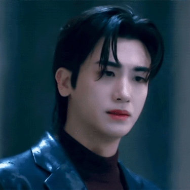 Behind-the-scenes cut of Park Hyungsik