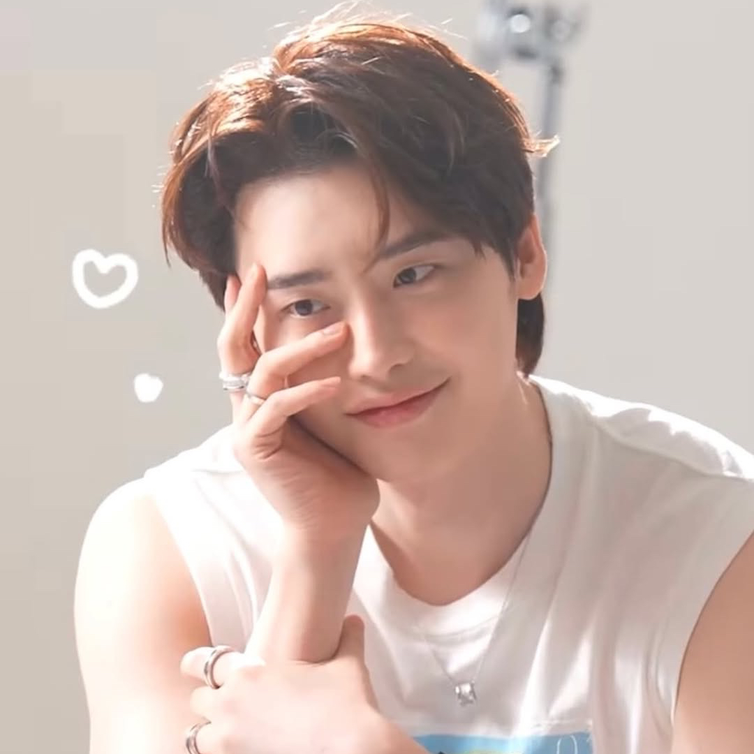 A moment captured by a fan of Lee Jongsuk