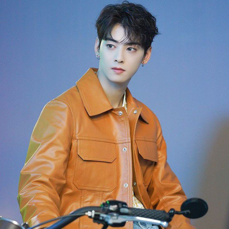 Foto terbaru dari Cha Eunwoo