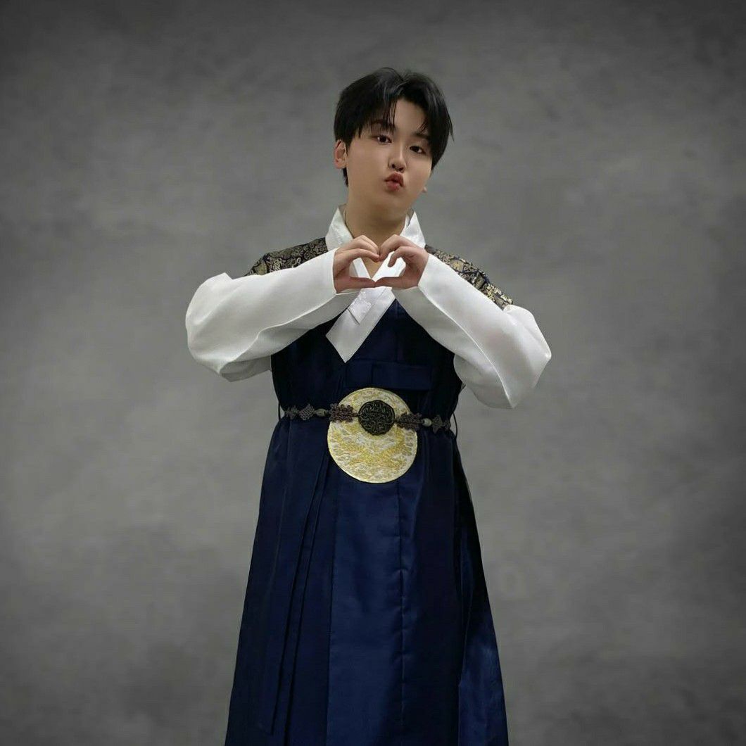 Behind-the-scenes cut of Park Sungon