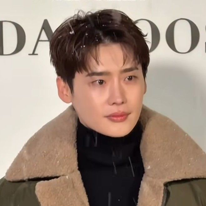 Behind-the-scenes cut of Lee Jongsuk