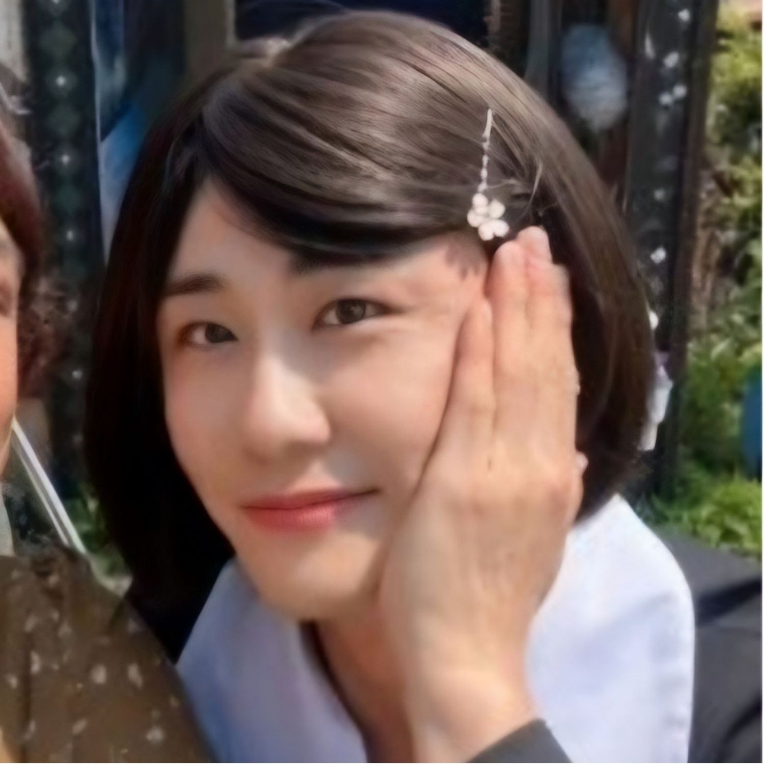 Behind-the-scenes cut of Young Tak