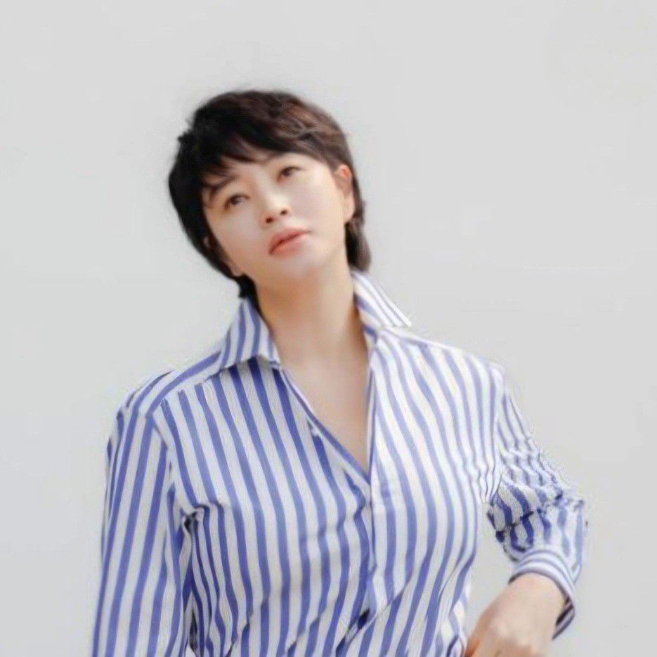 Latest photo of Kim Hyesoo