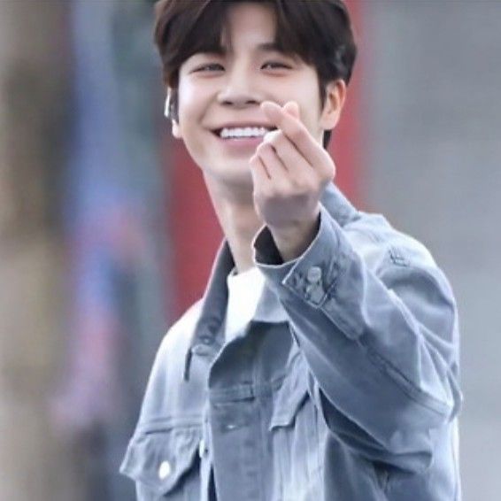 A moment captured by a fan of Jeong Dongwon
