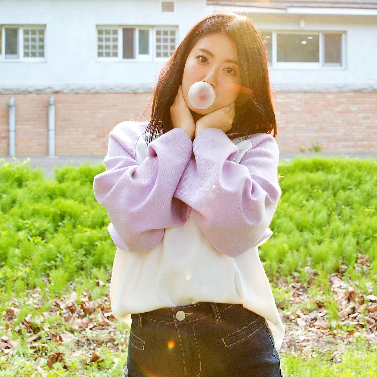Behind-the-scenes cut of Nam Jihyeon
