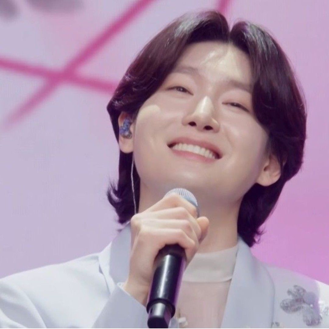 A moment captured by a fan of Kim Yongbin