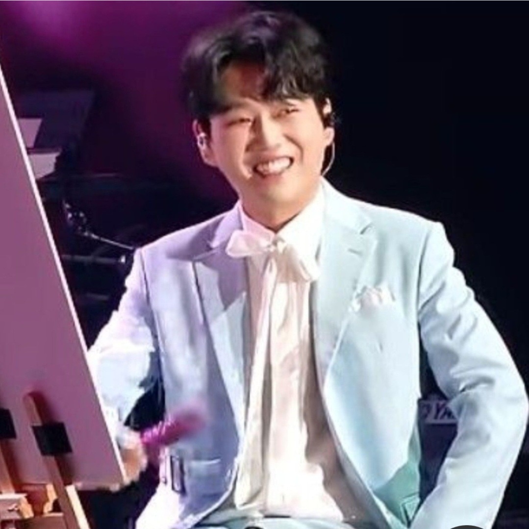 Behind-the-scenes cut of Hwang Youngwoong