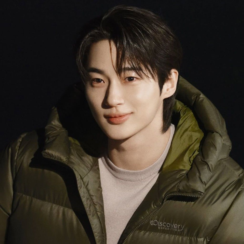 Recent activity shot of Byeon Wooseok