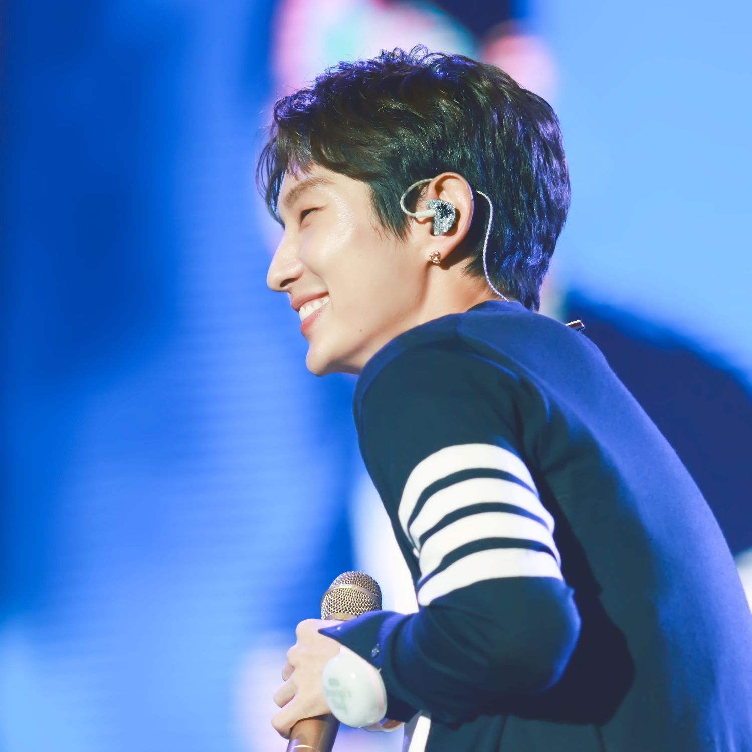 Behind-the-scenes cut of Lee Joongi