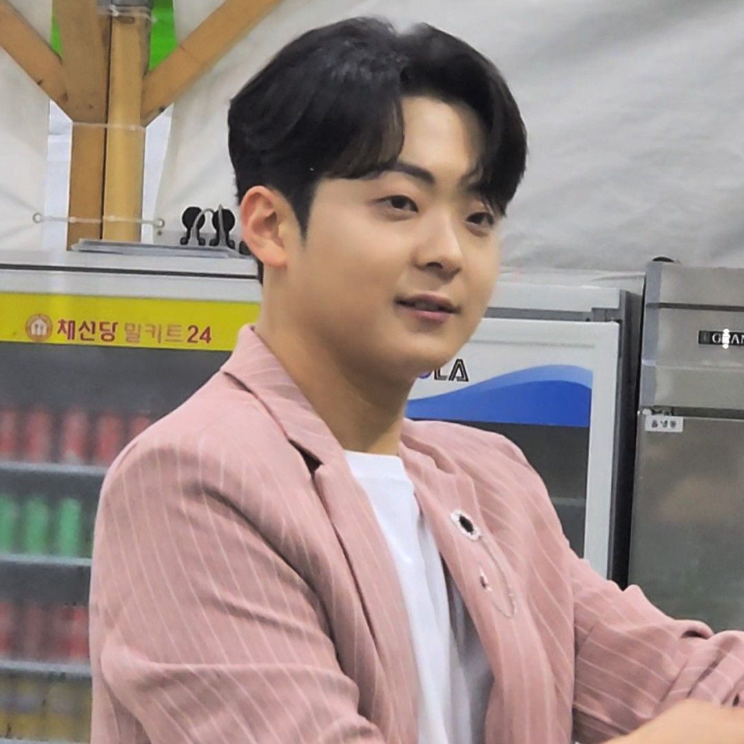 Latest photo of Park Minsu