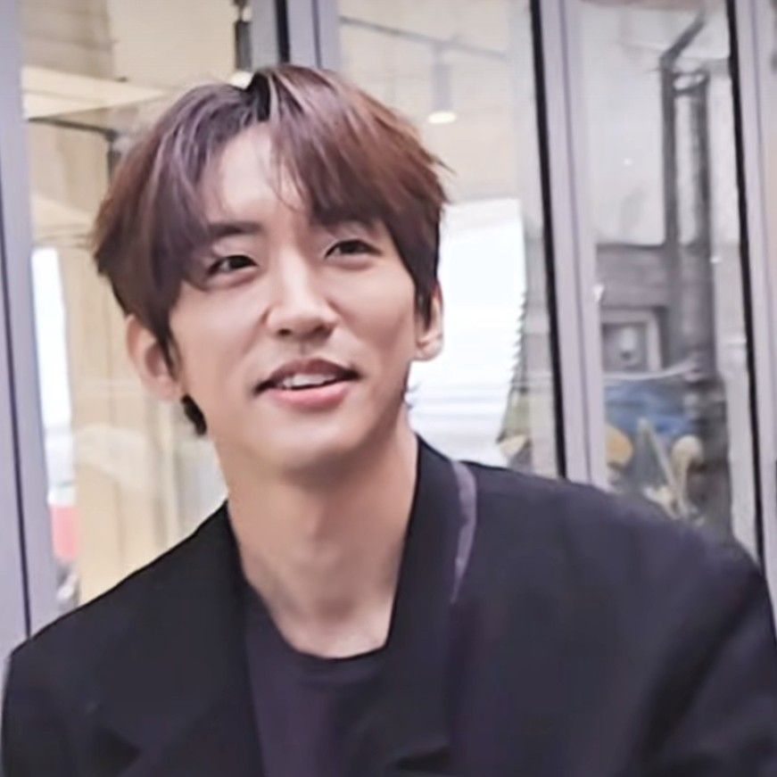 Latest photo of Lee Seungyoon