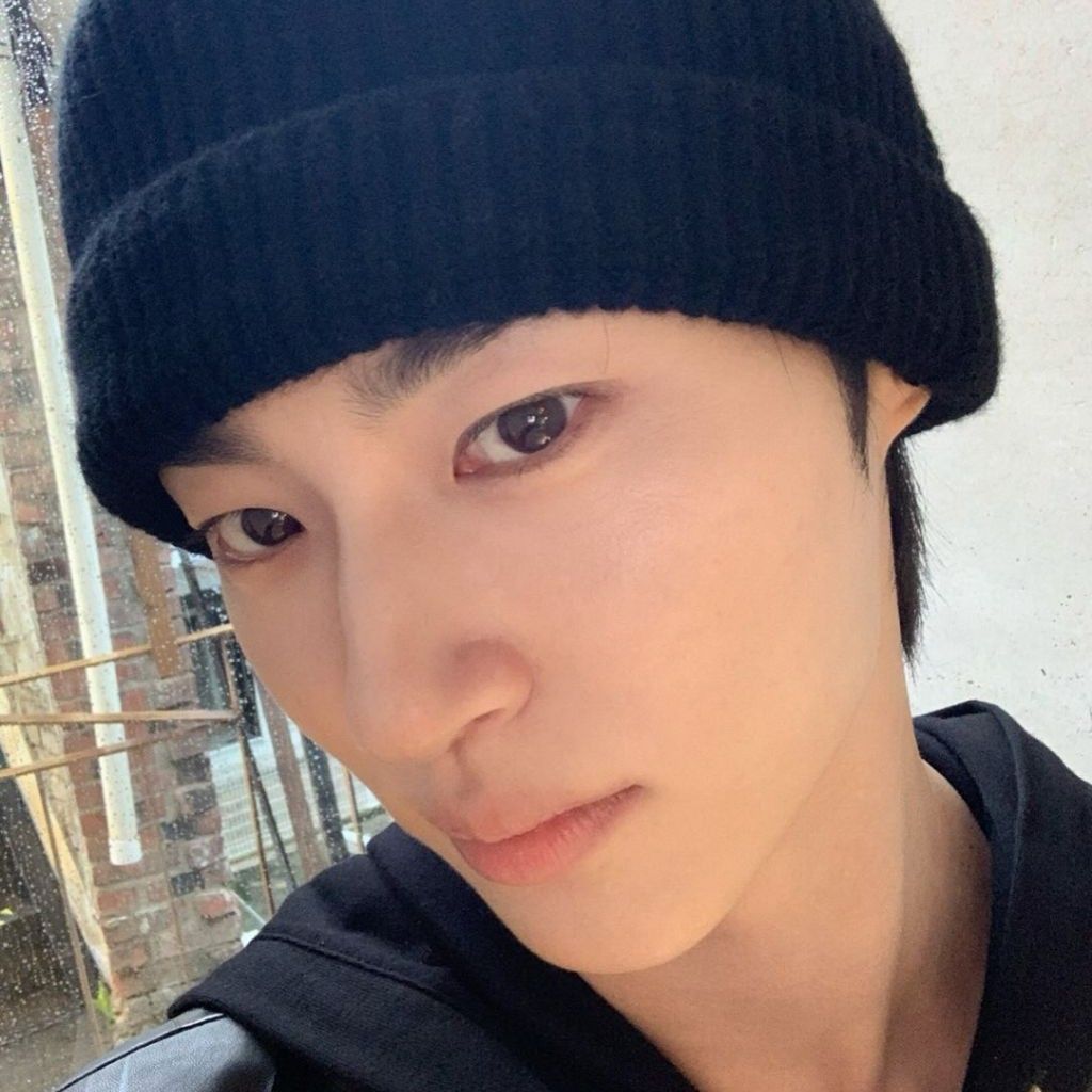 Behind-the-scenes cut of Byeon Wooseok