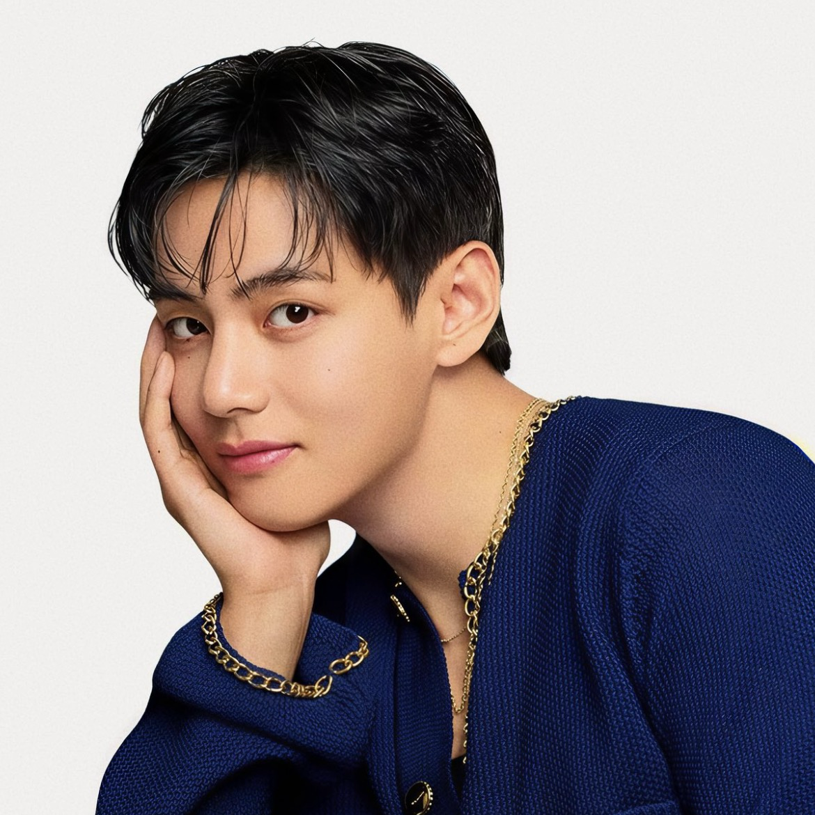 Latest photo of Kim Taehyung (V)